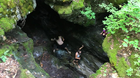 hiking-lusk-cave-trail-gatineau-park